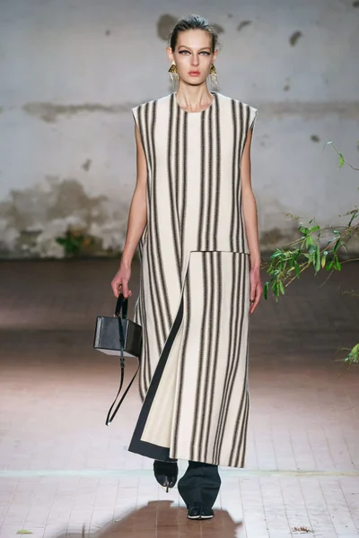 Look 42